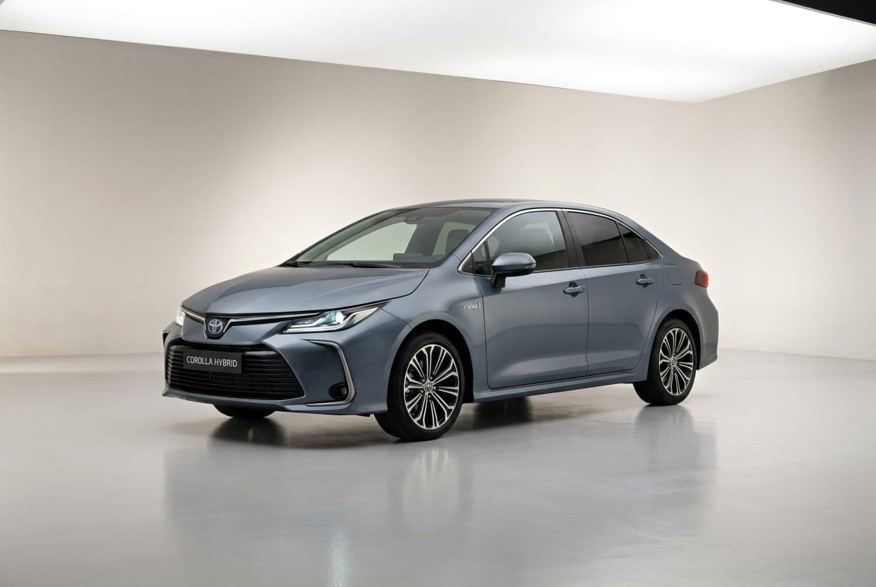 Toyota Corolla Hybrid kiralık araç